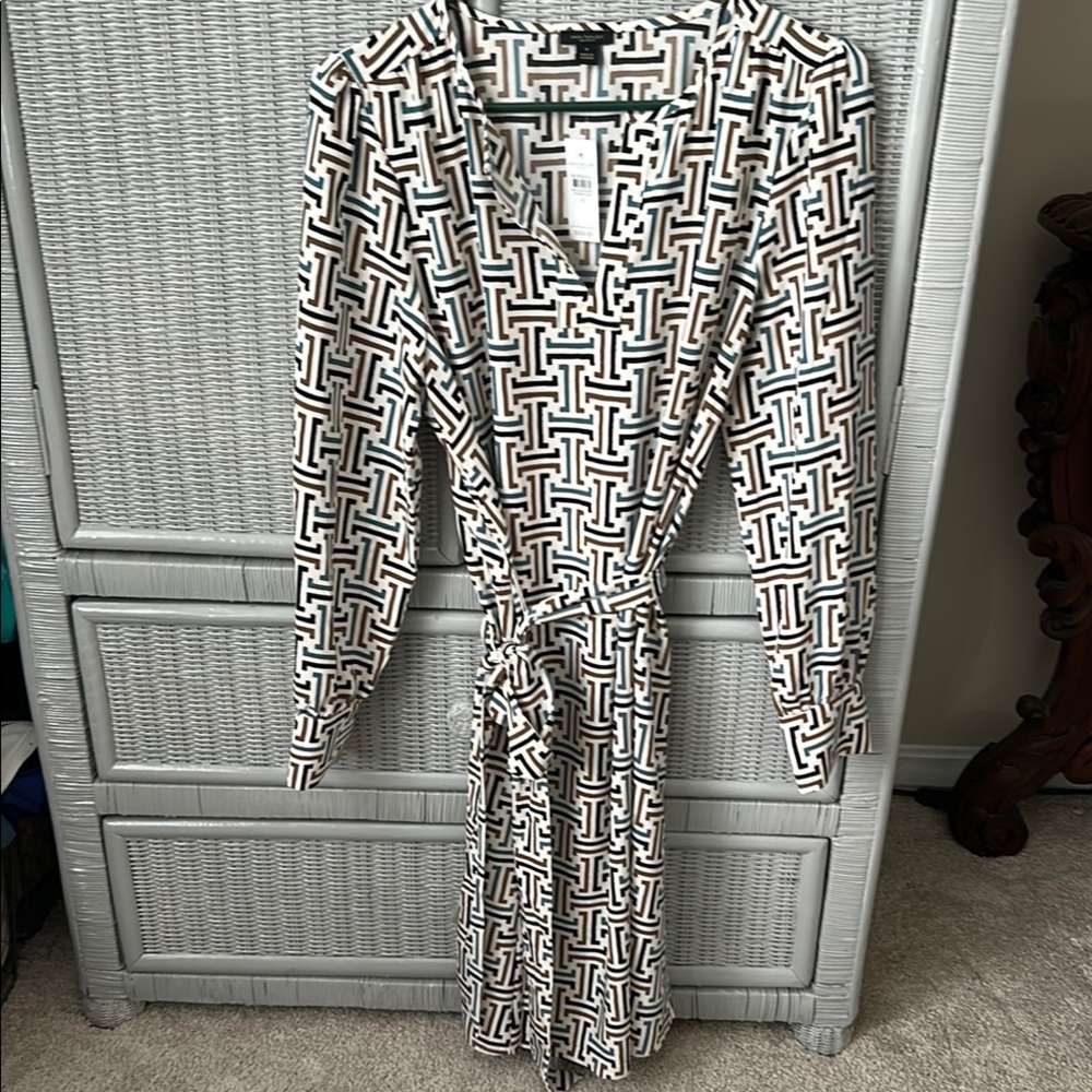 Beautiful Ann Taylor mid mod belted dress size medium!  NWT